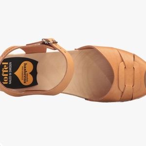 Swedish Hasbeens/Toffel wooden bottom peep toe clogs. Size 8